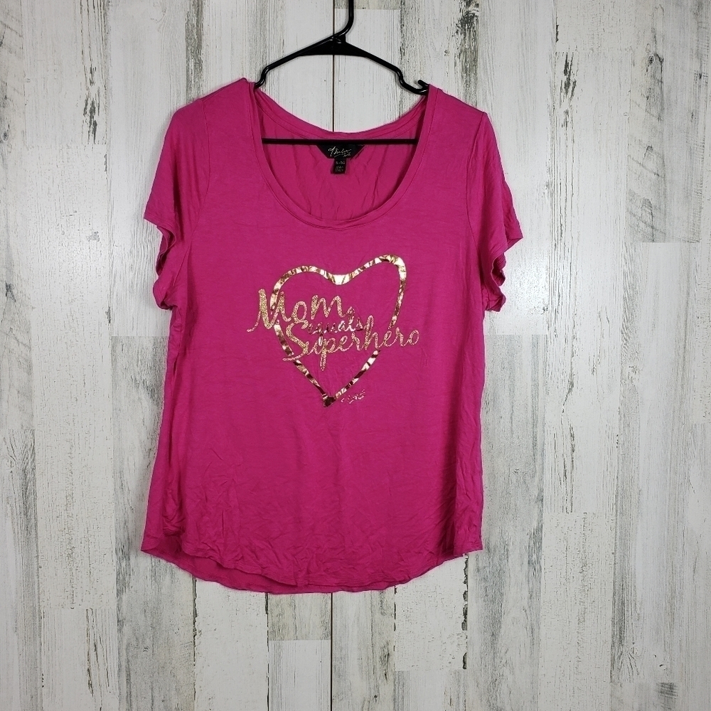 Thalia sodi pink mom equals superhero scoop neck tshirt size XL